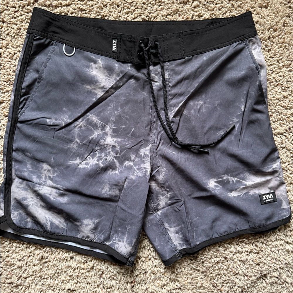 Size L ZYIA Gray and Black Board Shorts with Modern Athletic Design